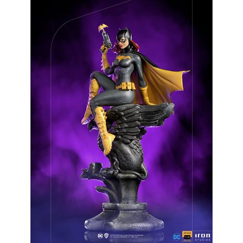 DC Comics Batgirl Deluxe 1:10 Art Scale Limited Edition Statue