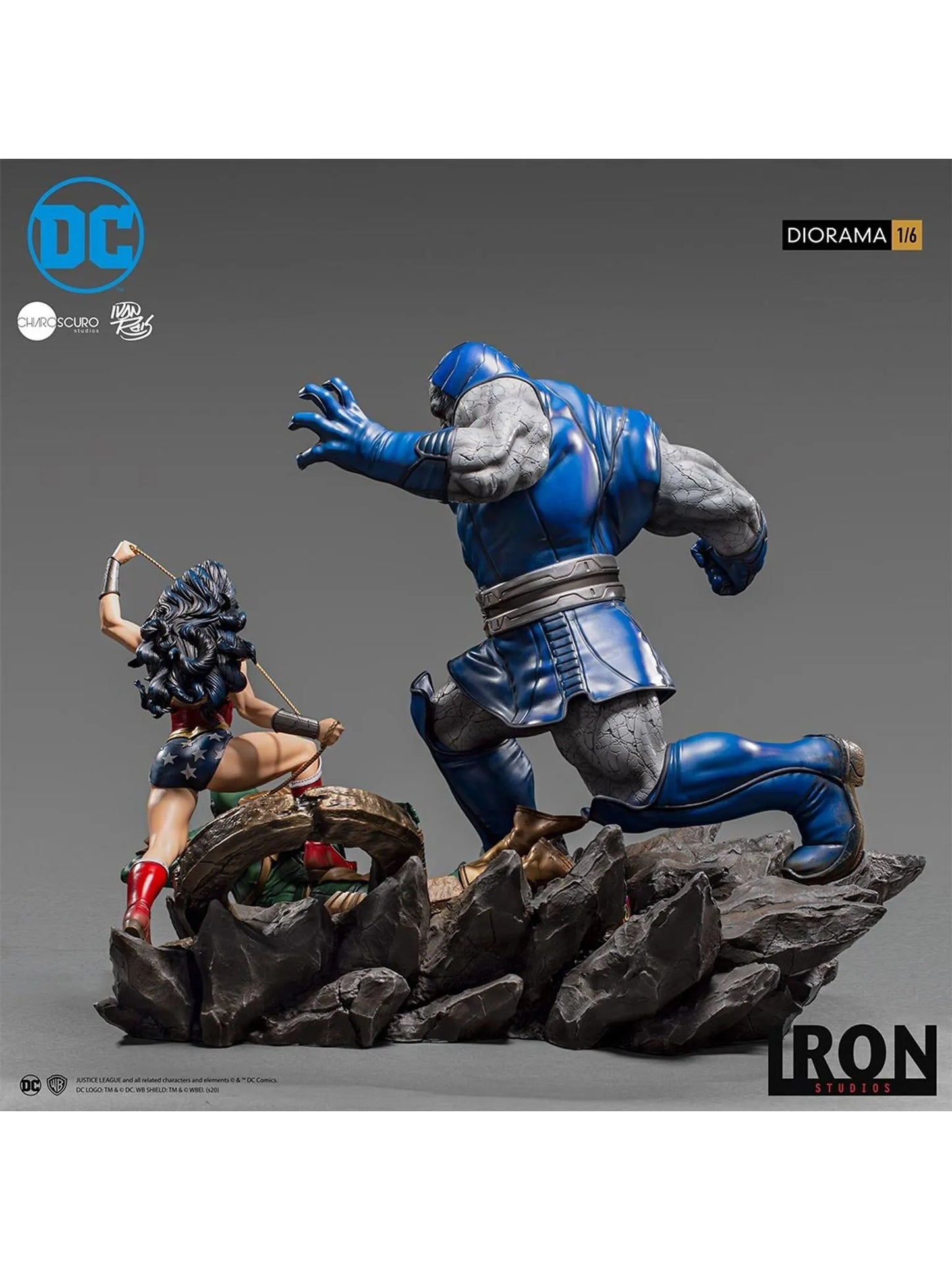 DC Comics Wonder Woman VS Darkseid 1/6 Statue By Ivan Reis - Iron Studios