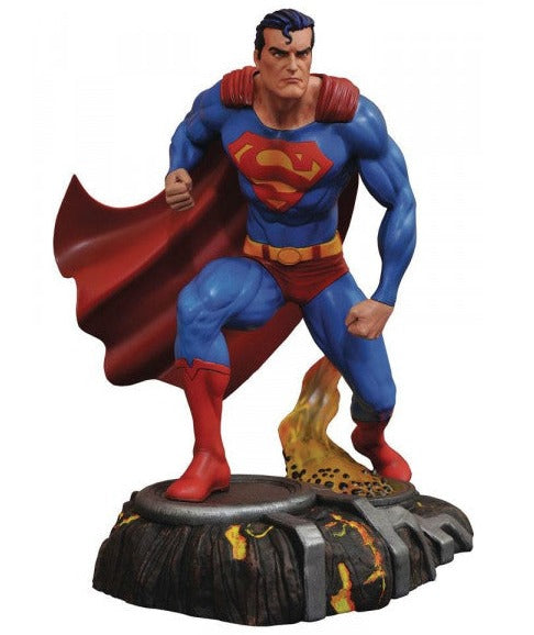 DC Comics Gallery Superman by Diamond Select Toys